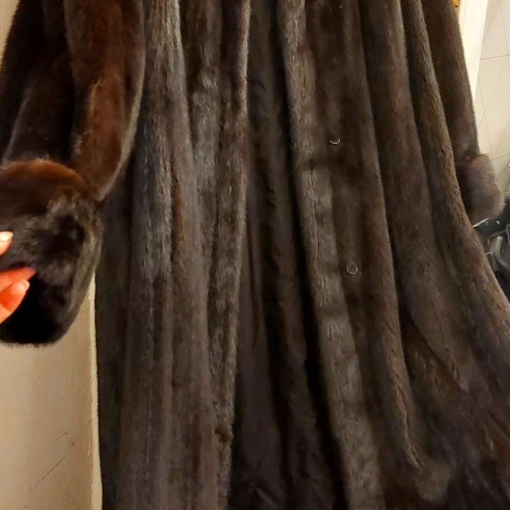 Real fur, mohagony full length mink coat